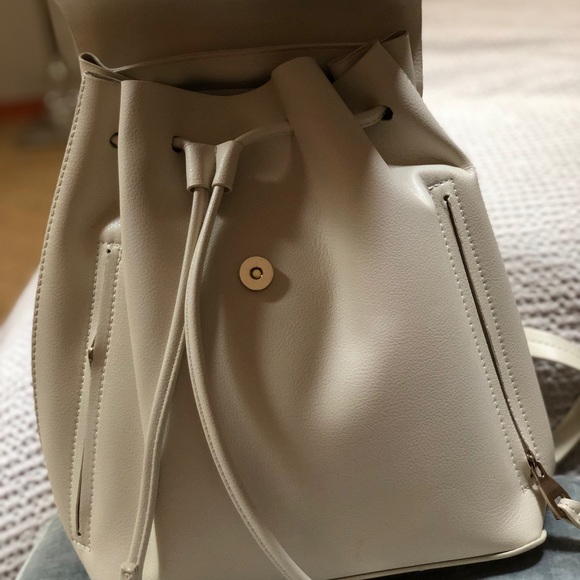 Backpack - Picture 2 of 3